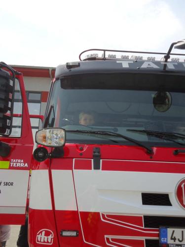12 hasici v druzine
